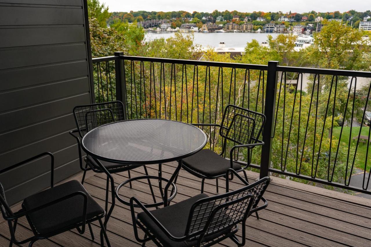 King Suite Balcony,1362363905:JPEG